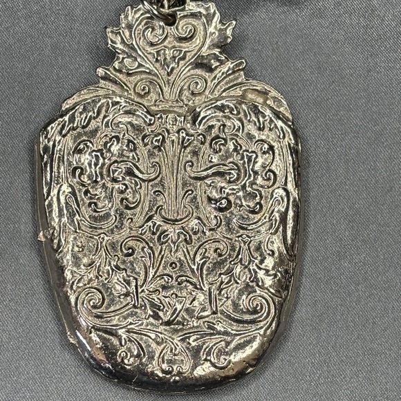 Ornate Silver Pendant Necklace - Picture 3 of 3